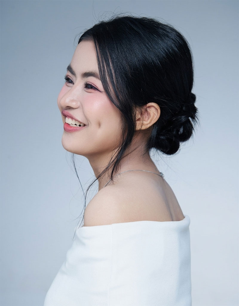 Khuôn mặt cân đối, nụ cười rạng rỡ của Trà My